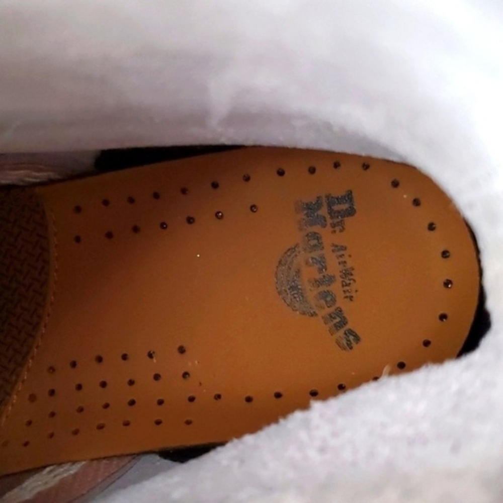 NWT Dr. Martens 1460 Women's White Smooth Leather Lace Up Combat Boots Size 7 38 - Picture 9 of 11